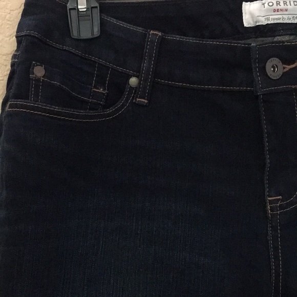 NWT Torrid Slim Bootcut Mid Rise Stretch Jean, size 10 S - Picture 5 of 13
